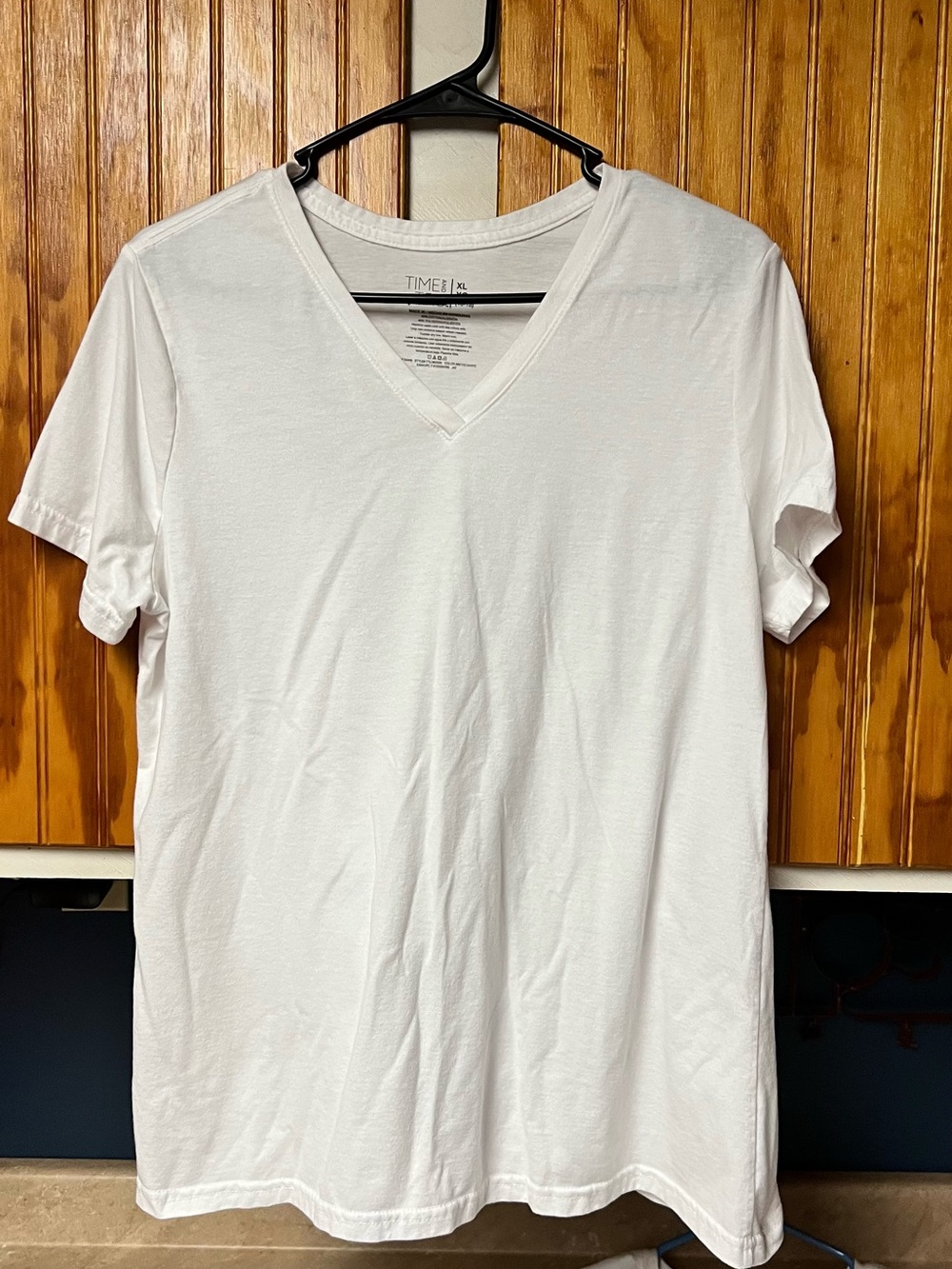 Womens Time and Tru White V-Neck Tee XL